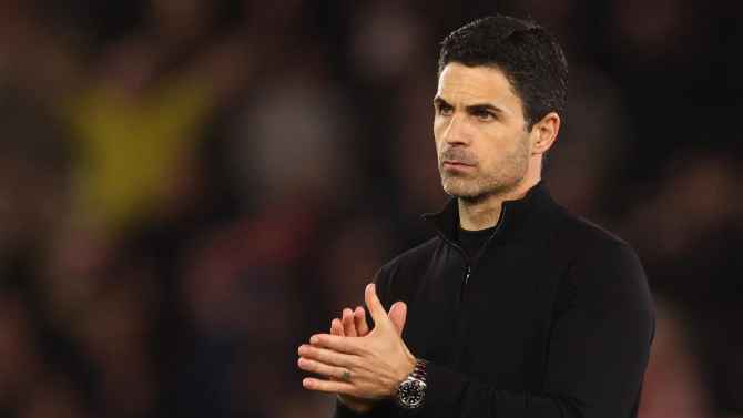 Barcelona close on LaLiga title, Man City thrash Liverpool, more 33