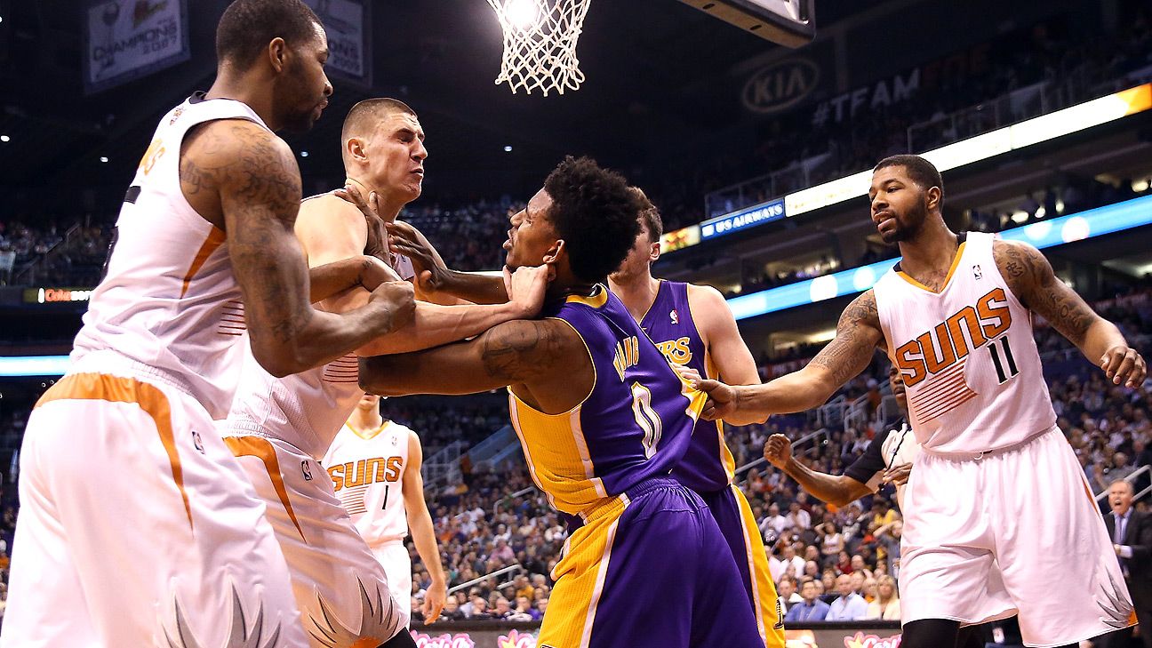 Nick Young of Los Angeles Lakers ejected after throwing punch at ...