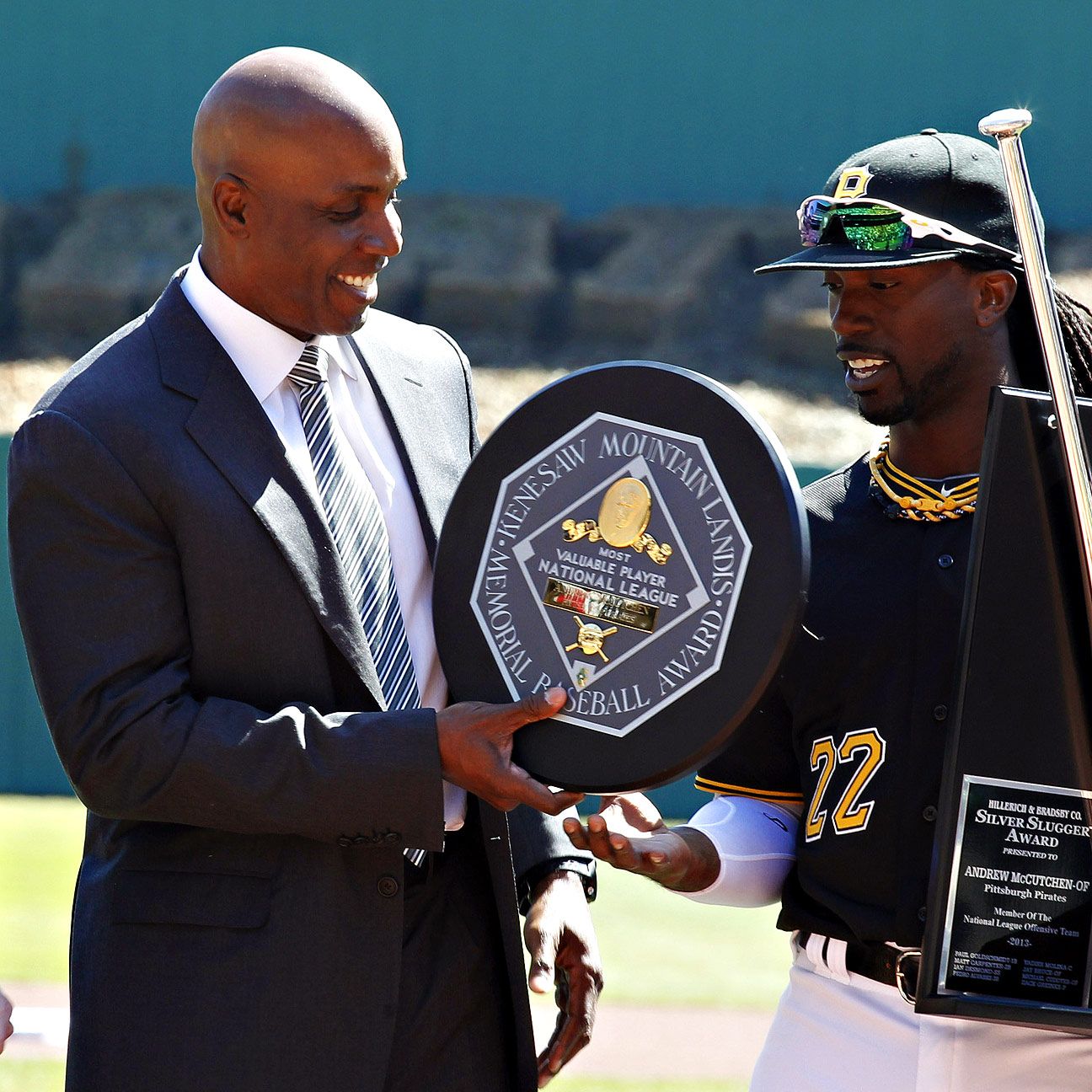 Barry Bonds gets mixed reaction from Pittsburgh Pirates fans