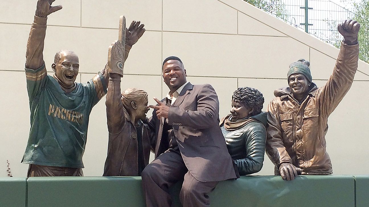 Inside a Lambeau Field tour with LeRoy Butler