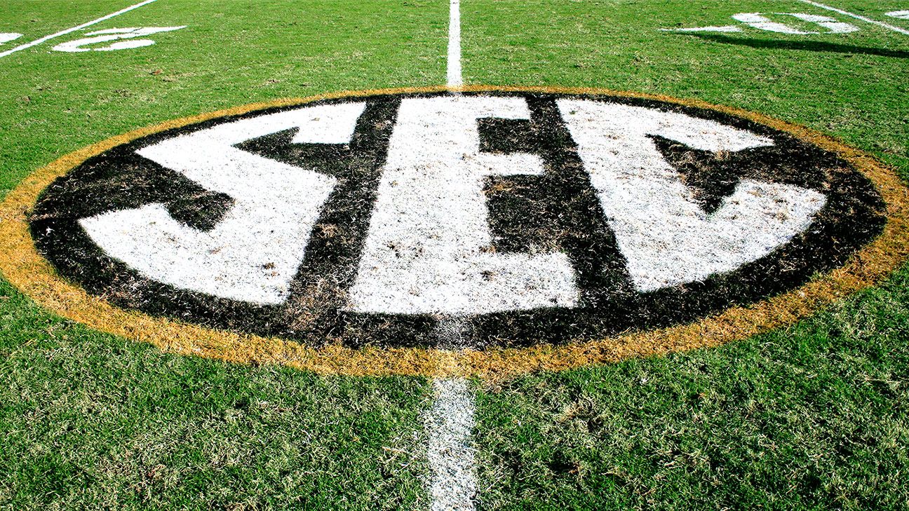 SEC officially invites Texas, OU to join conference