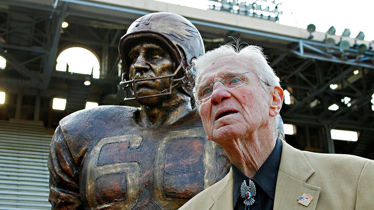 Chuck Bednarik -   Expert Predictions, Picks, and Previews