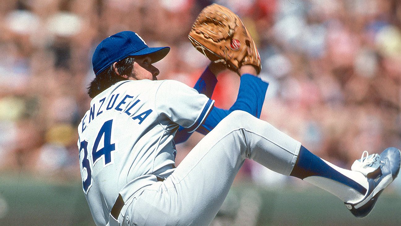 1981 WS Gm3: Valenzuela K's Piniella, Dodgers get win 