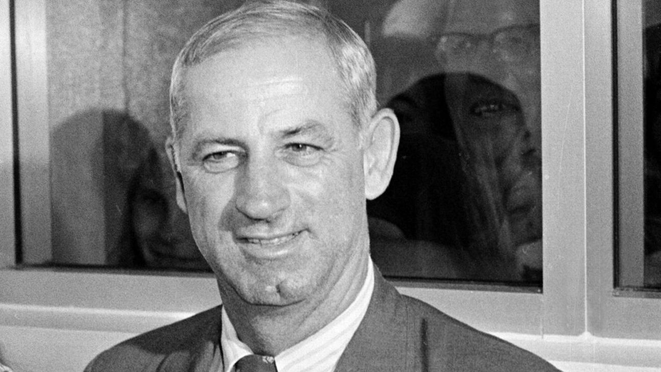 Tennis instructor Jimmy Evert, father of Chris, dies at 91 ESPN