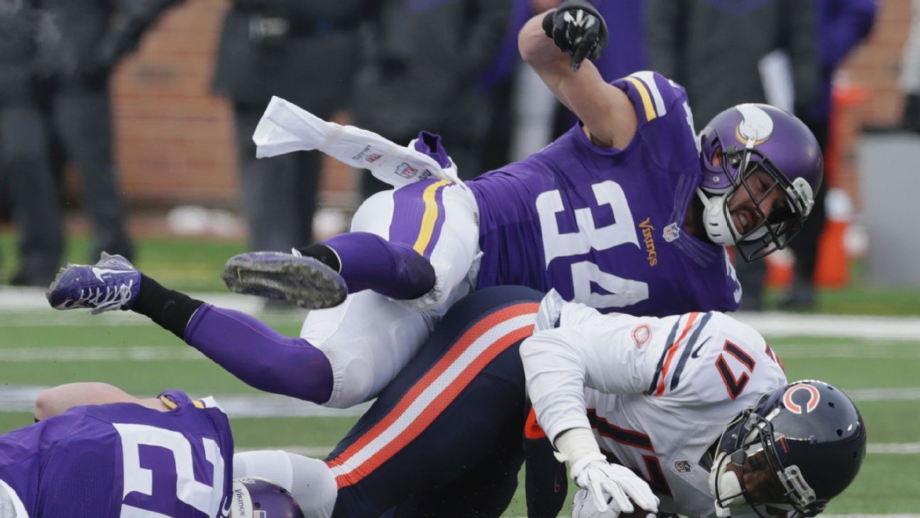 Vikings' Harrison Smith took friendly fire to gonads, didn't injure wrist -  Sports Illustrated Minnesota Sports, News, Analysis, and More