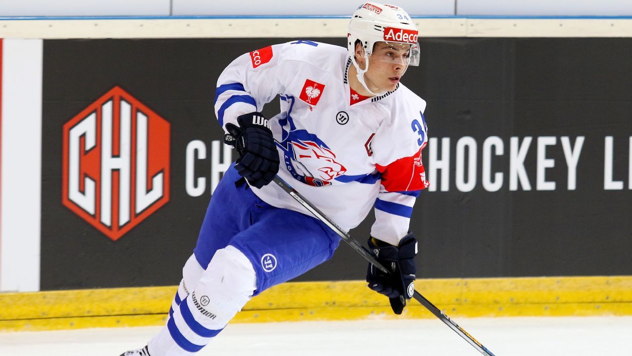 Auston Matthews of the Toronto Maple Leafs walks off the ice surface  News Photo - Getty Images