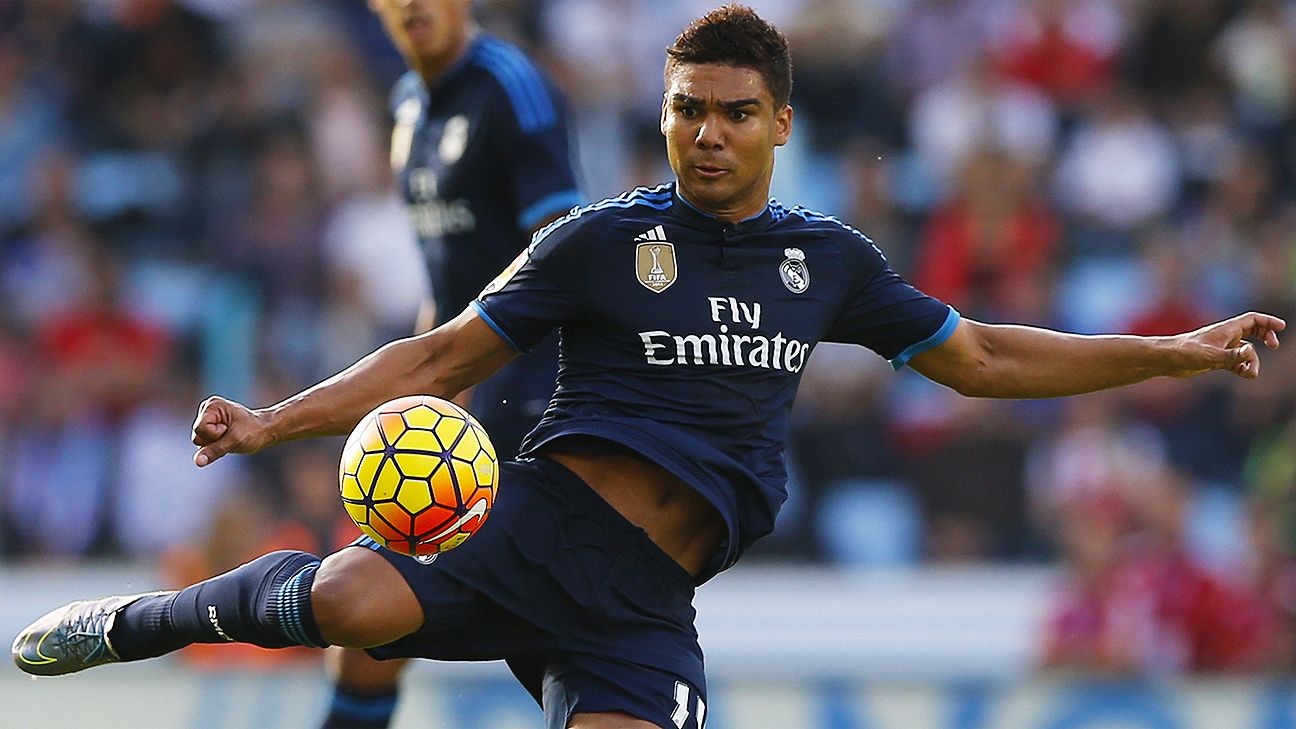 Casemiro of Real Madrid warms up prior to the La Liga match