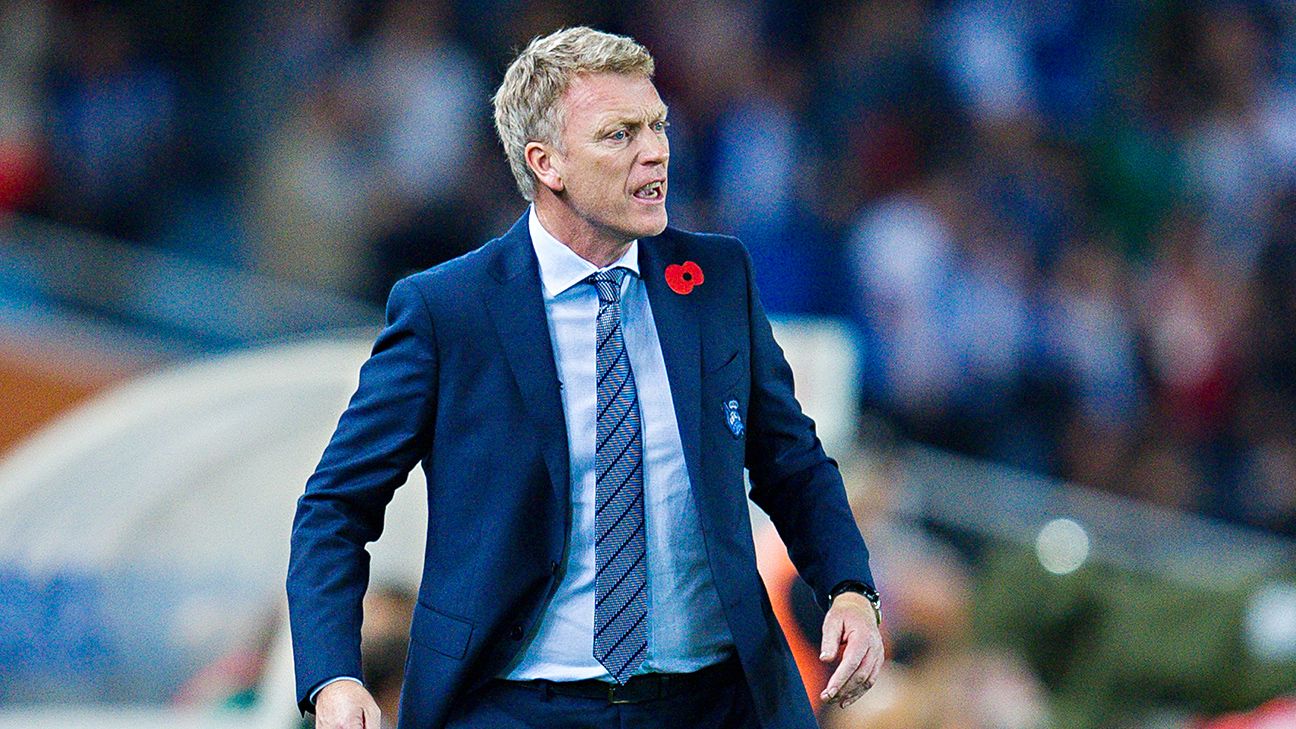 David Moyes wife turns down Old Trafford invitation from Norma Charlton pic