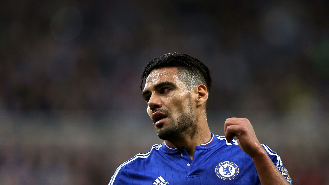 Need transfer. Фалькао футболист в Челси. Радамель Фалькао Челси. Radamel Falcao Chelsea. Фото Фалькао в Челси.