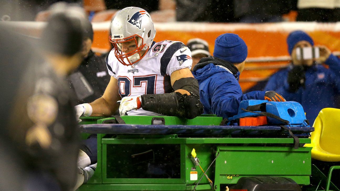 Rob Gronkowski of New England Patriots carted off with leg injury - ESPN