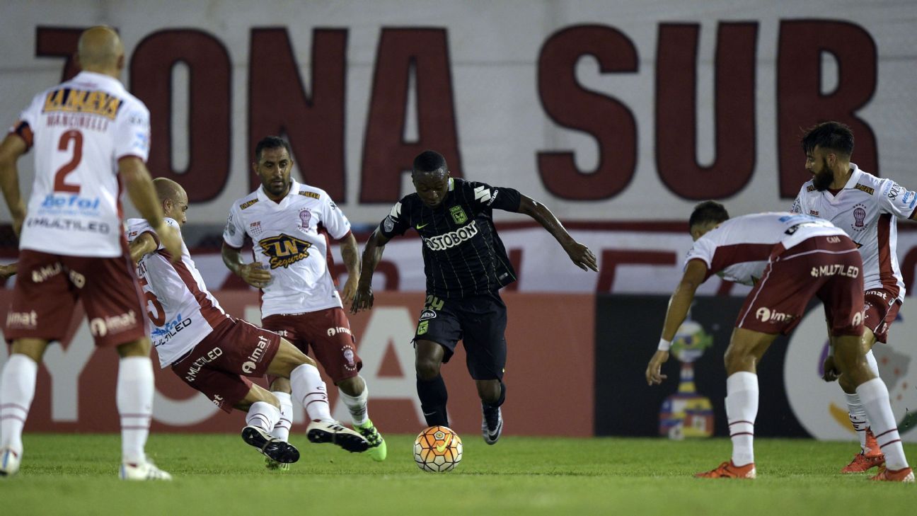 Football Travel: Club Atlético Huracán - Outside Write