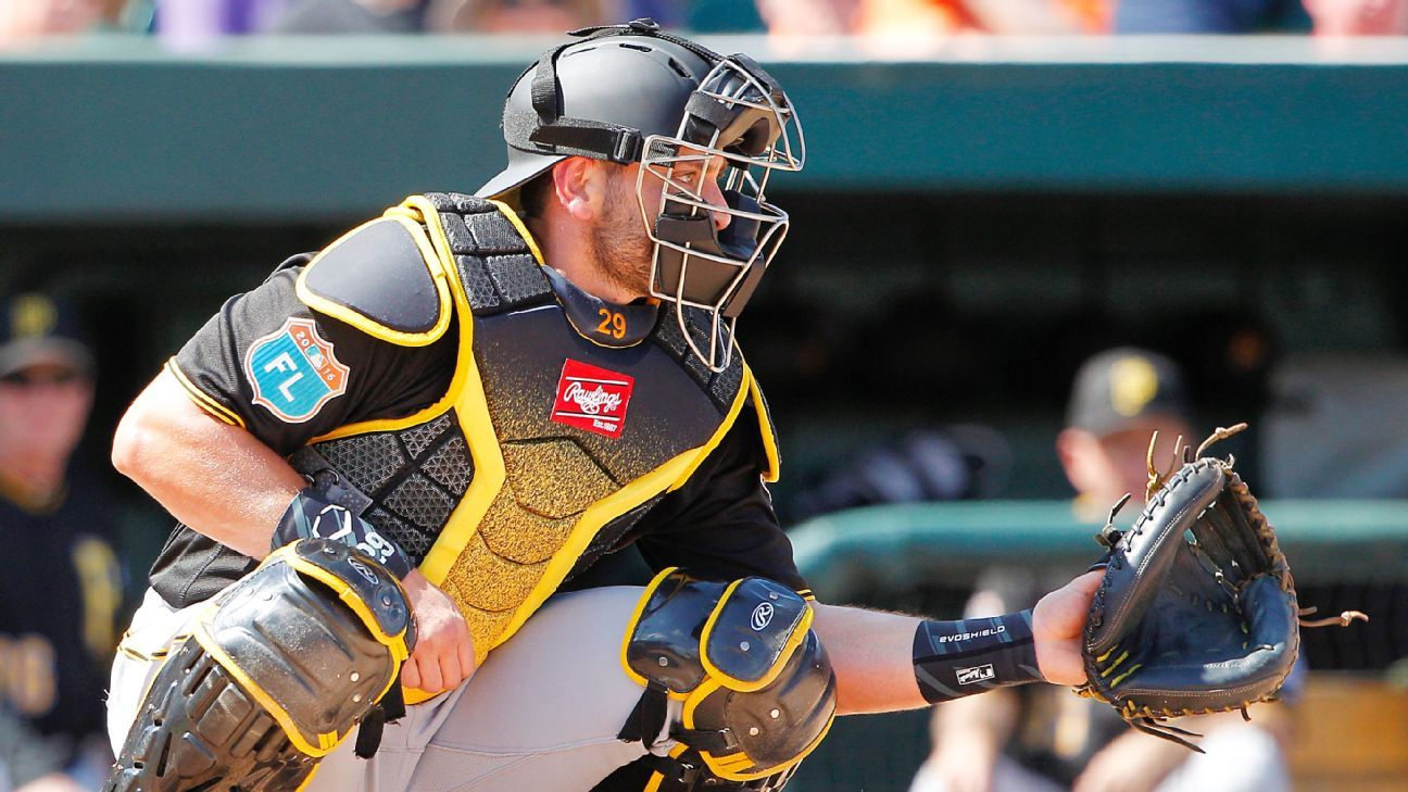 Report Pittsburgh Pirates catcher Francisco Cervelli, Kansas City