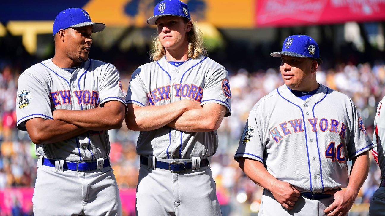 Yoenis Cespedes of the New York Mets and Josh Smoker of the New York  News Photo - Getty Images