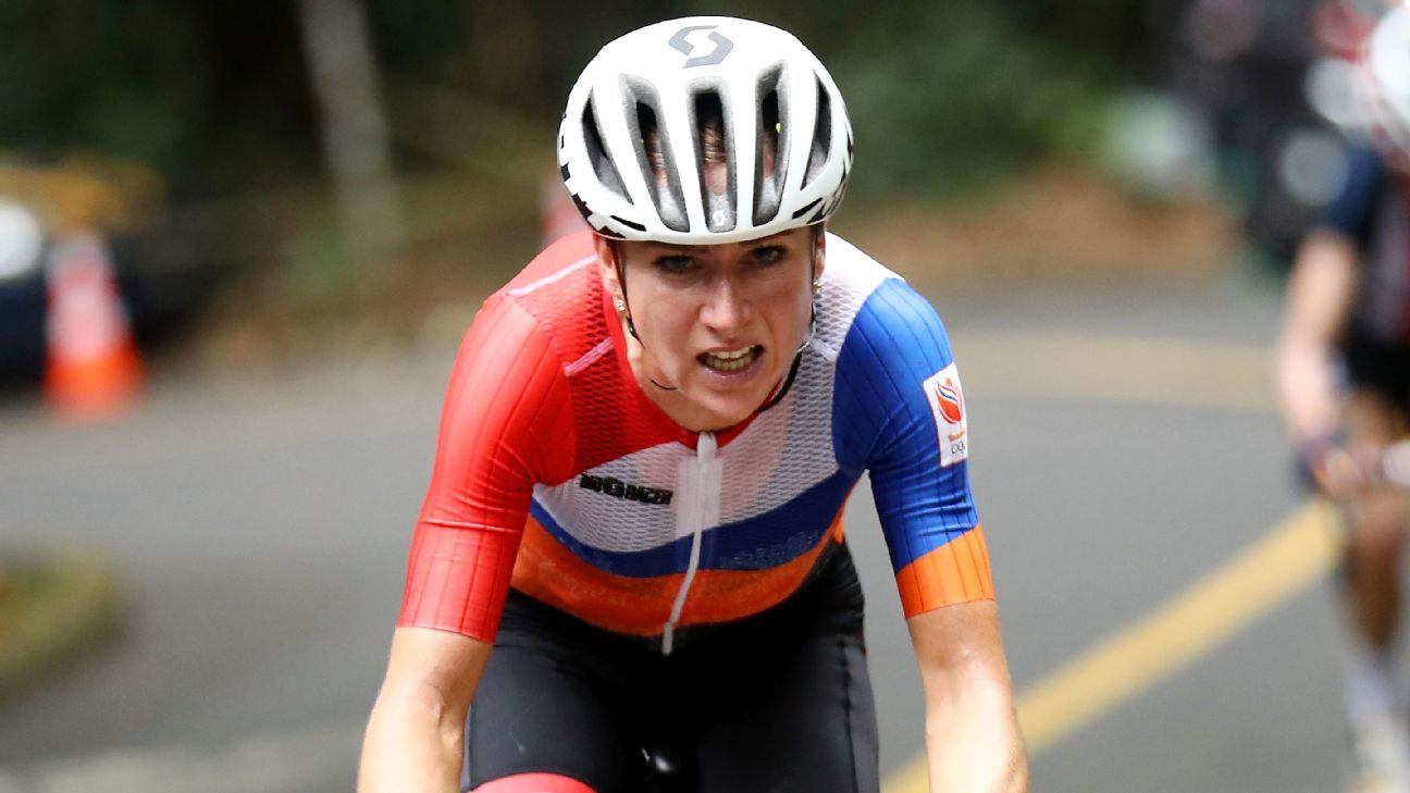 2016 Rio Olympics -- Dutch cyclist Annemiek van Vleuten fractures spine ...