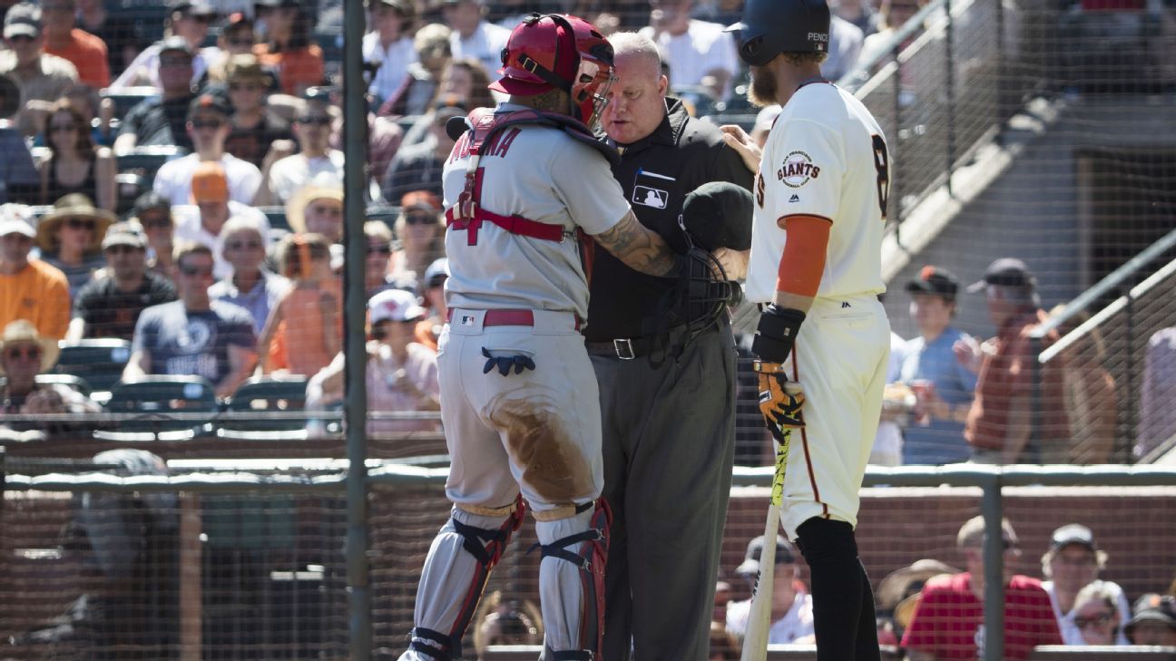 Umpire O'Nora hit by foul ball, leaves game with concussion ESPN
