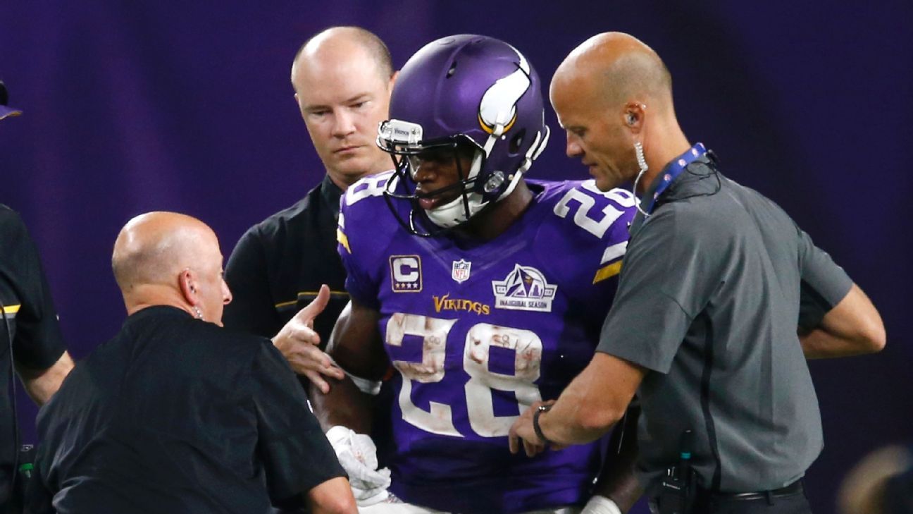 Minnesota Vikings: Adrian Peterson's 'newborn baby' knee left