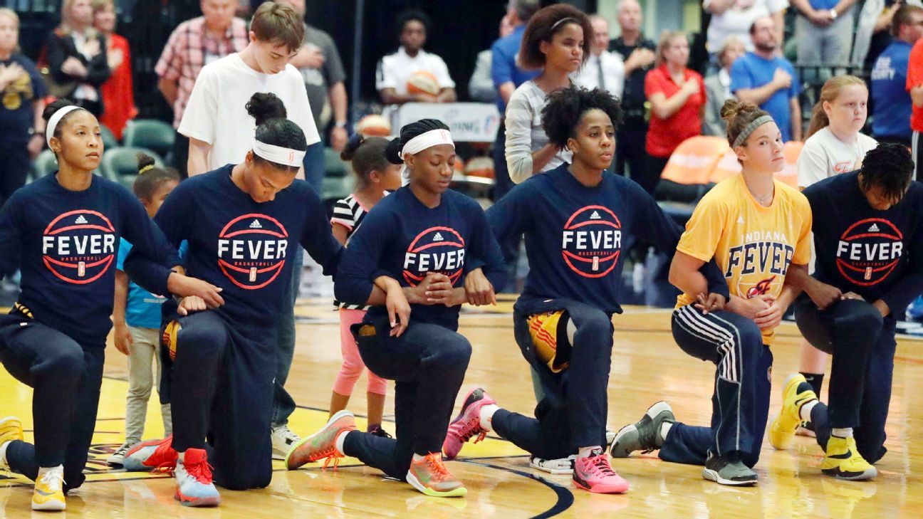 Entire Indiana Fever team kneels during national anthem