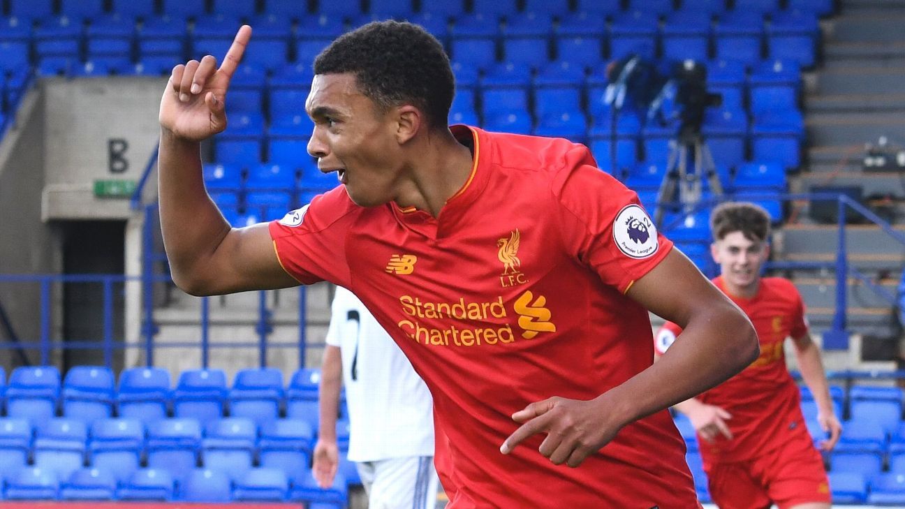 Trent Alexander Arnold Breaks Through At Liverpool Despite Man United Family Ties