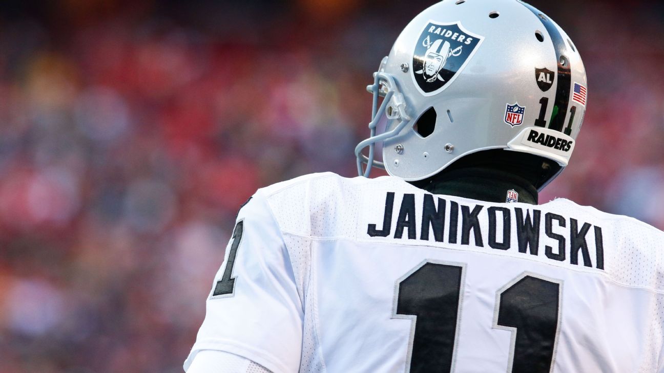 Raiders place K Sebastian Janikowski on IR with back injury