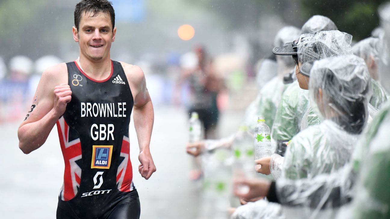 Jonathan Brownlee crashes in first triathlon since collapse