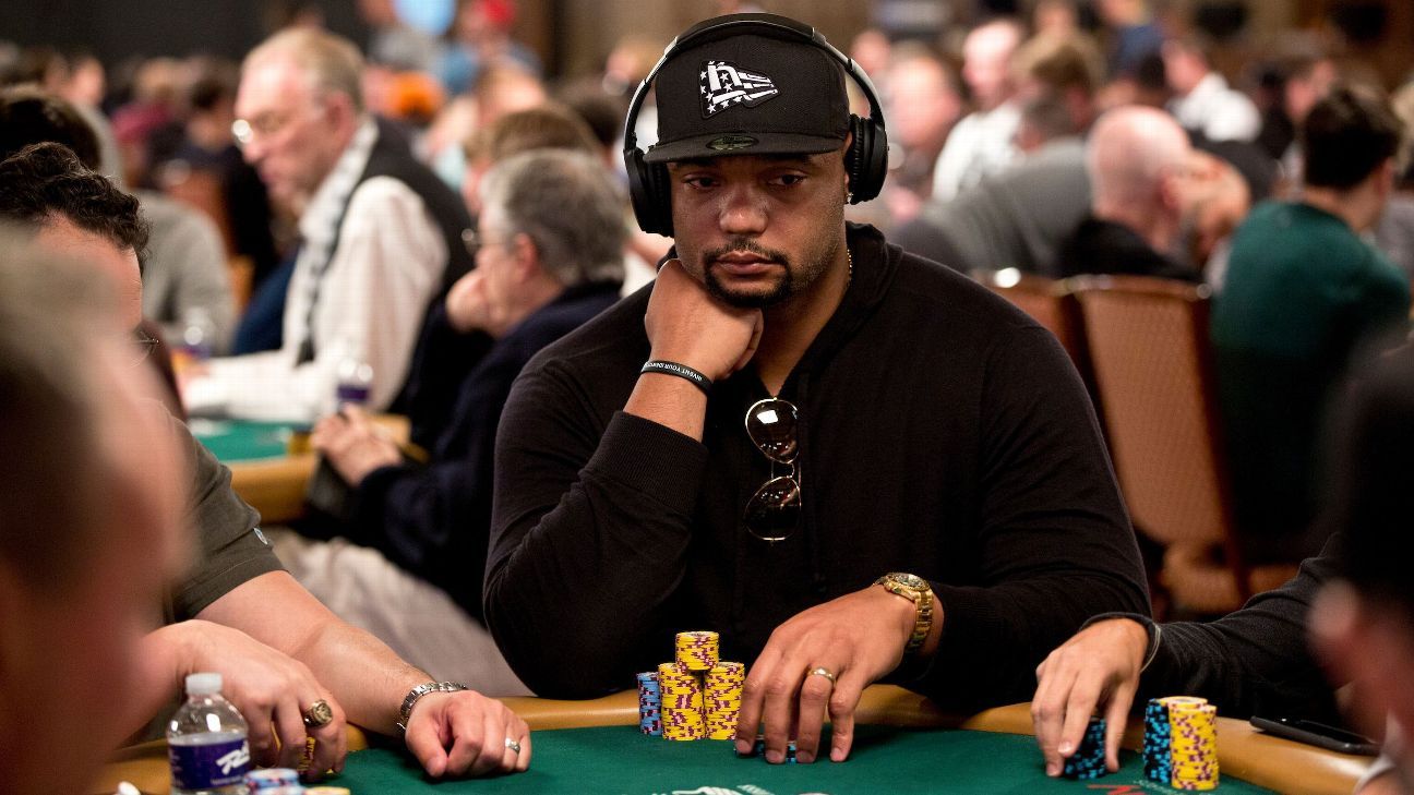 Ex-Pat is using his Patriots Super Bowl ring in a unique way at the World  Series of Poker