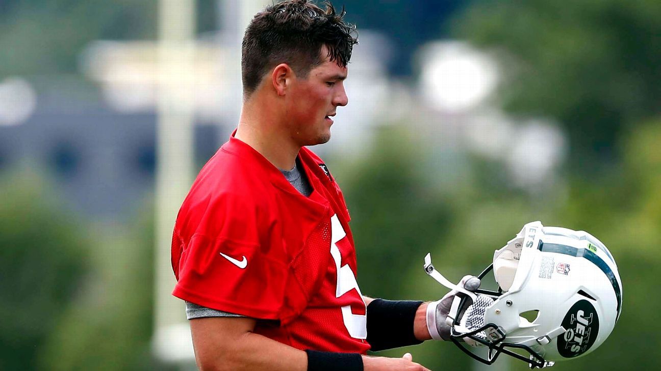 New York Jets: Christian Hackenberg fails in chance to take starting job