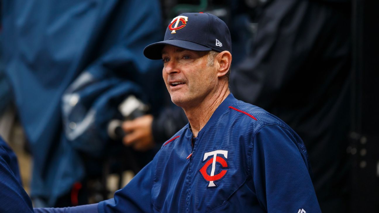 Former MN Twins manager Paul Molitor visits camp, says he's not 'done done