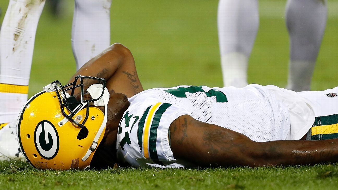 Davante Adams of Green Bay Packers taken to hospital after helmetto