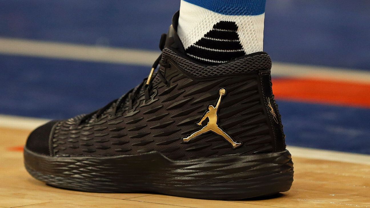 What Pros Wear: Carmelo Anthony's Jordan Melo M4 Shoes - What Pros