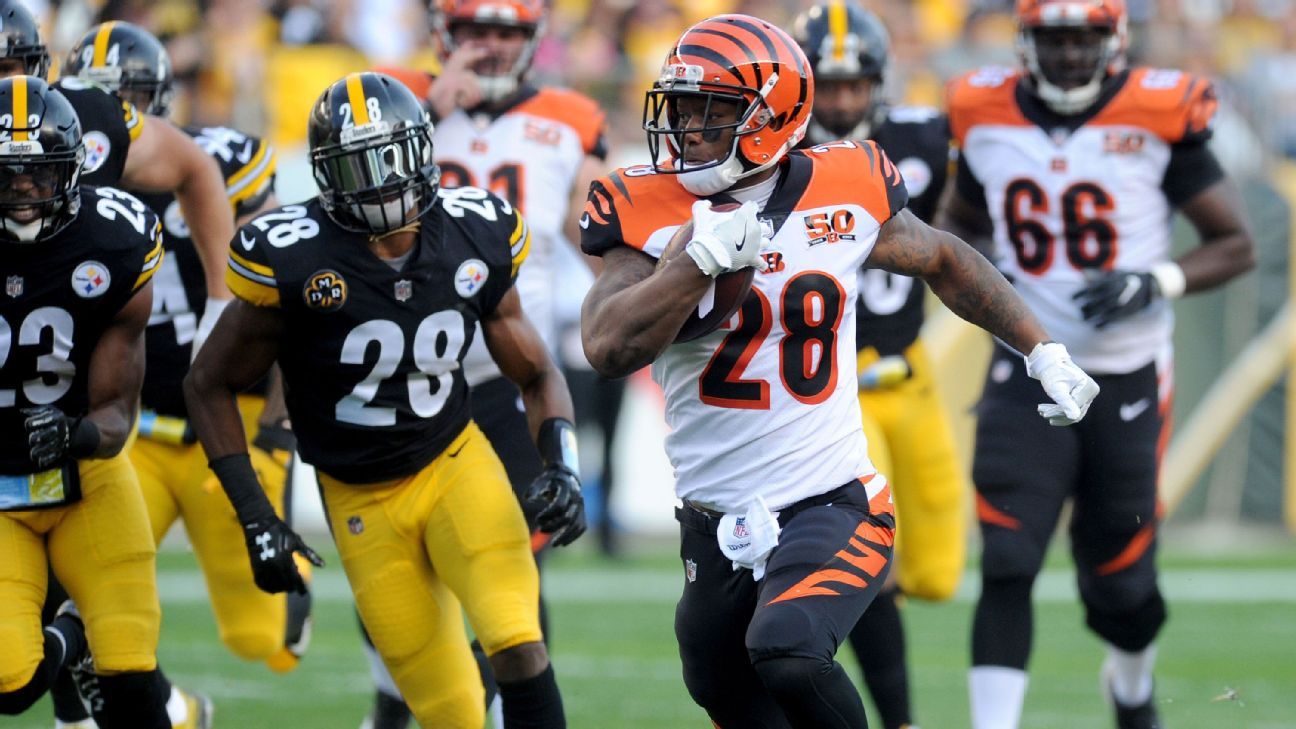 Cincinnati Bengals running back Joe Mixon (28) carries the ball during the  first half of an NFL football game against the Pittsburgh Steelers in  Pittsburgh, Monday, Sept. 30, 2019. (AP Photo/Don Wright