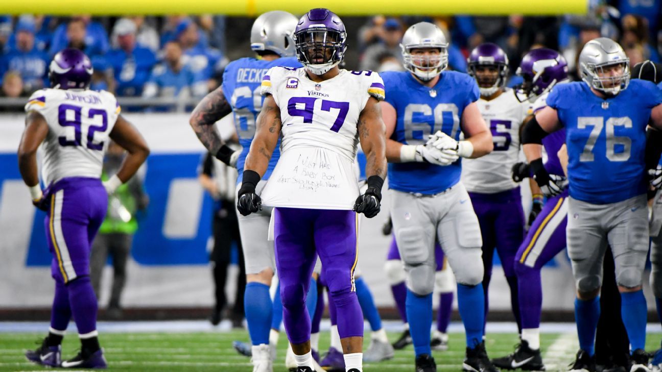 Everson Griffen pidió ayuda para encontrar nombre de su bebé
