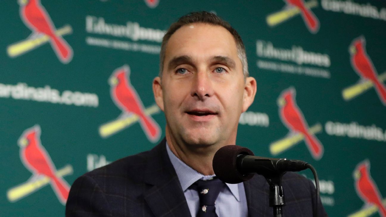 Cardinals extend John Mozeliak through 2025