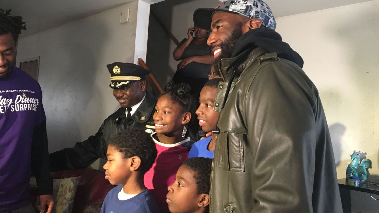 Malcolm Jenkins, teammates surprise families in North Philadelphia