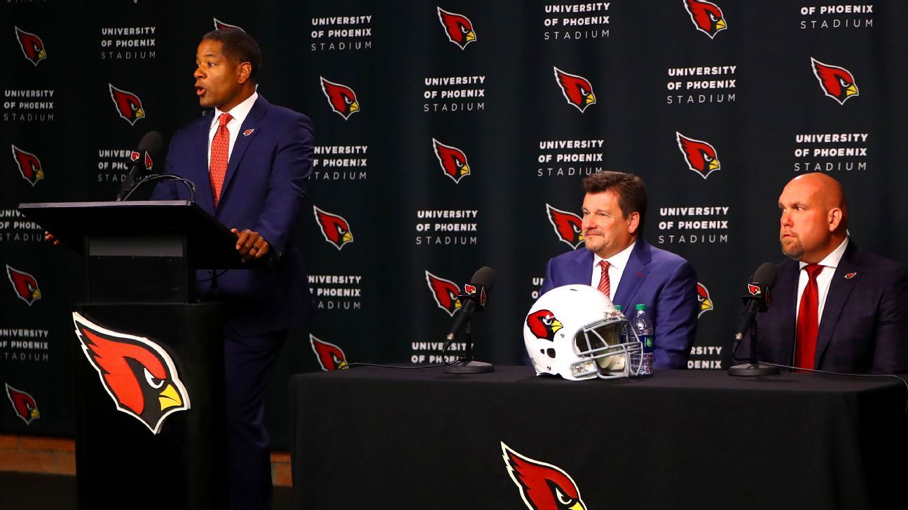 Ex-coach Steve Wilks: Cardinals leaders pushed burner phones