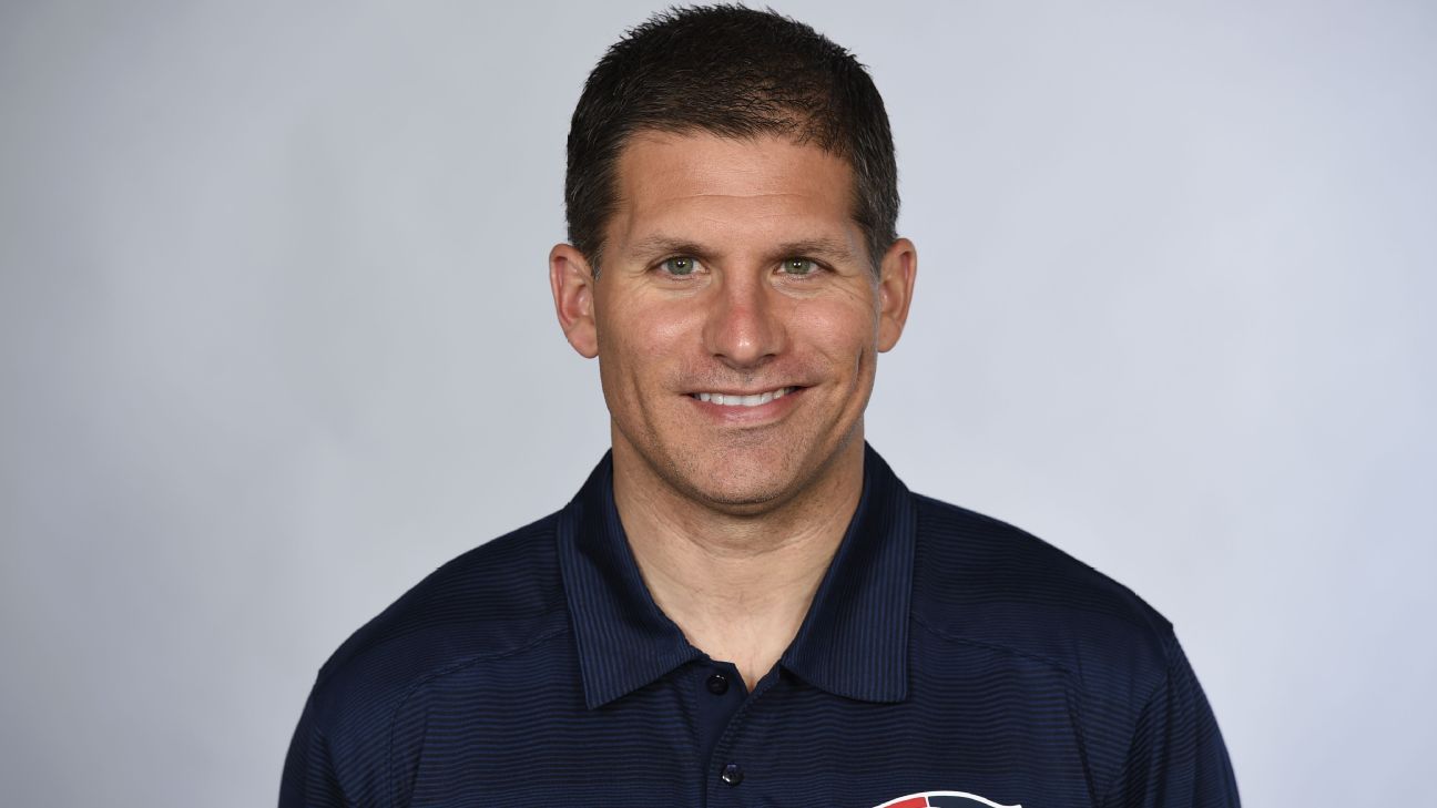 Jerry Schuplinski, assistant quarterbacks coach of New England Patriots ...