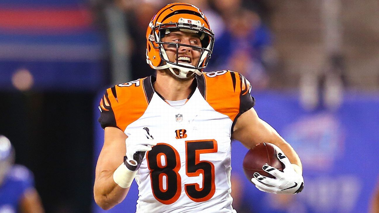 Tyler Eifert signs with the Jacksonville Jaguars - Fake Teams