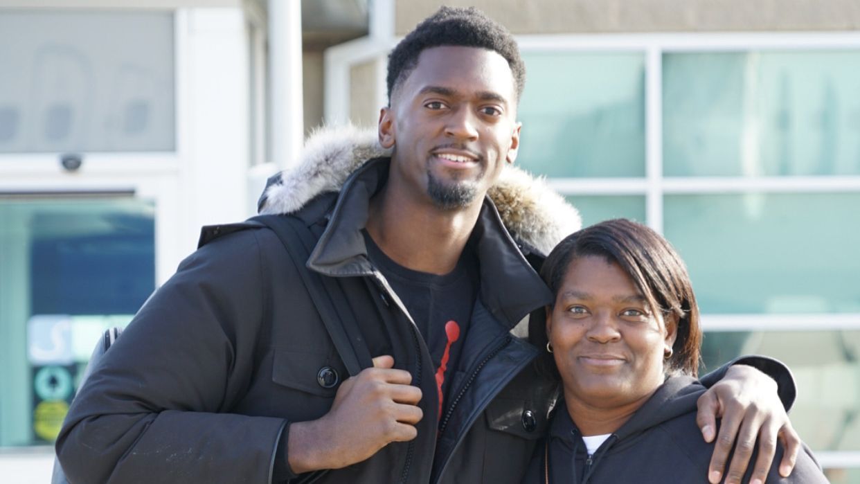 The unshakable bond between Bobby Portis and his mother - ESPN