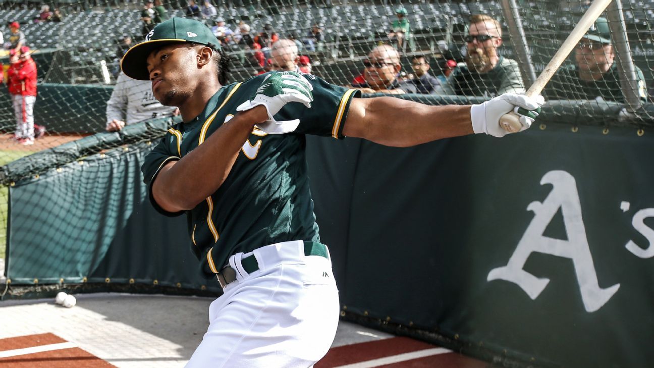 A's top pick Kyler Murray signs, now it's back to Oklahoma