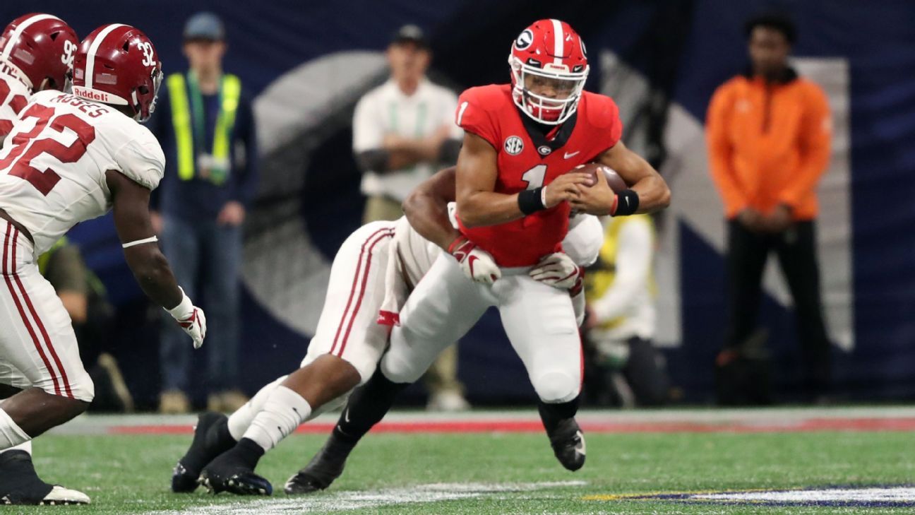 Georgia's Justin Fields may transfer, could possibly play next season