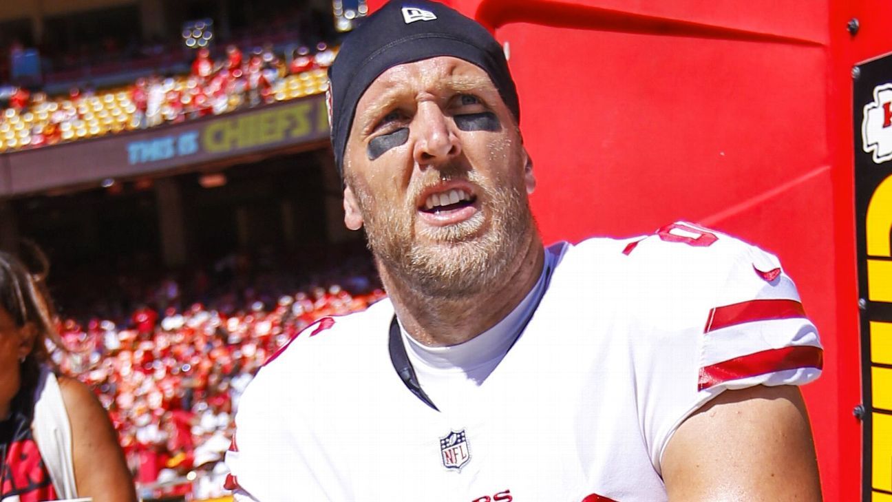 October 18, 2015: San Francisco 49ers long snapper Kyle Nelson (86) during  warmups prior to the start of the NFL football game between the Baltimore  Ravens and the San Francisco 49ers at