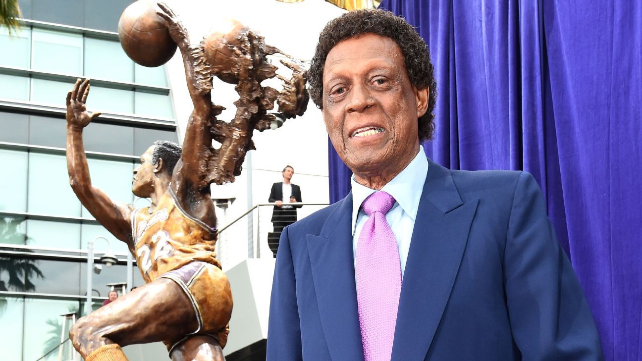 Elgin Baylor, Acrobatic Hall of Famer in N.B.A., Dies at 86 - The