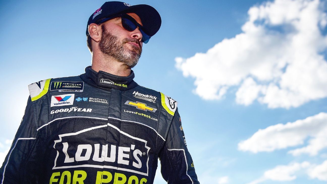 Hendrick Motorsports driver Jimmie Johnson, crew chief ... - 1296 x 729 jpeg 115kB