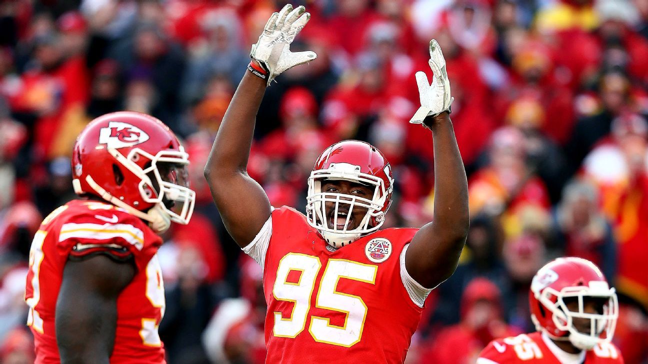 Jones uses gloves that 'smell like a dead animal' to chase sack mark - ESPN  - Kansas City Chiefs Blog- ESPN