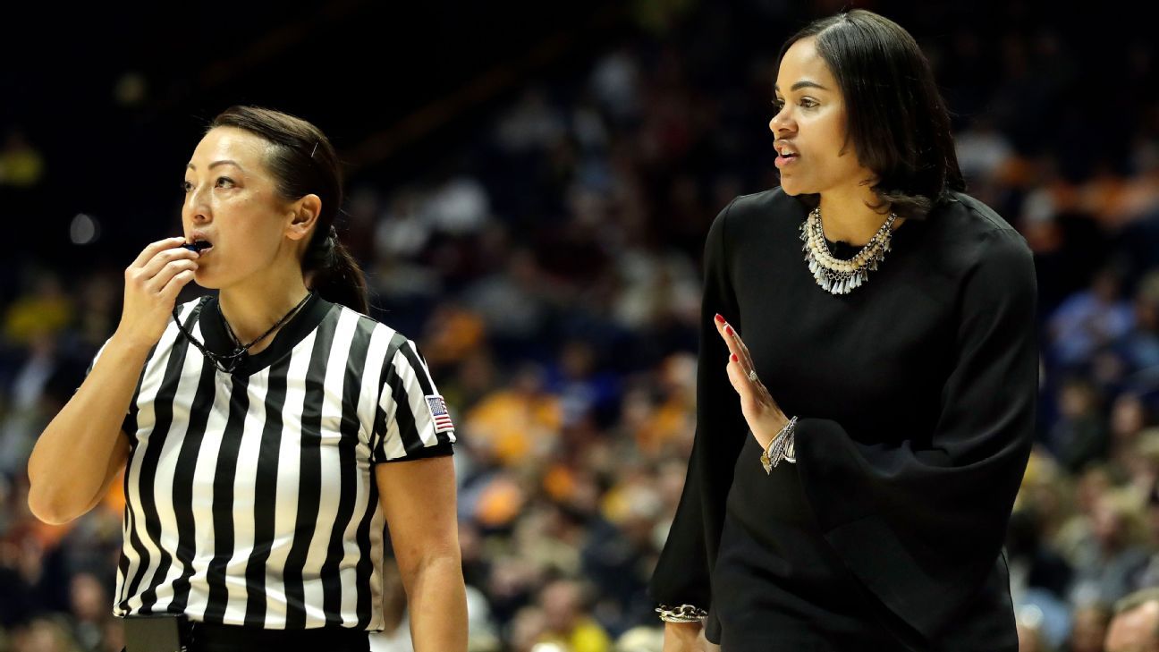 coach Joni Taylor returns to bench 2 days after
