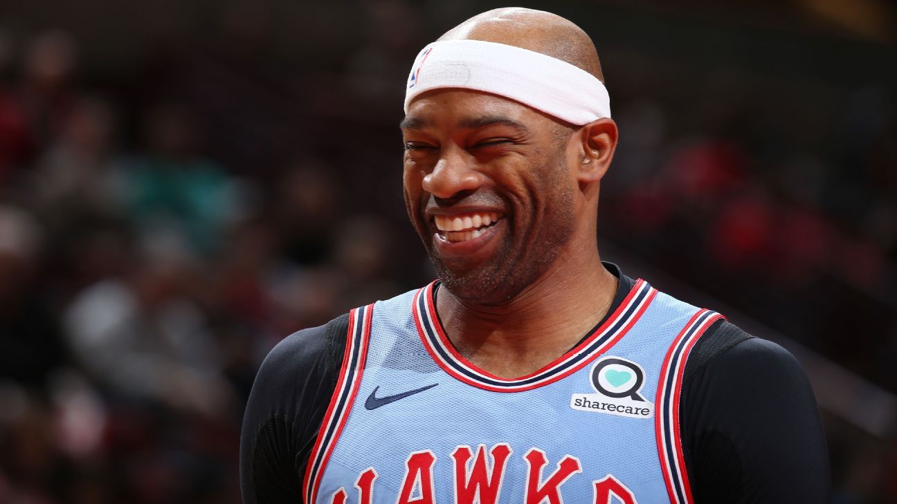 Vince Carter Is the First NBA Player to Play in 4 Decades