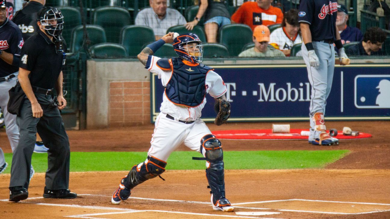 MLB: Astros land catcher Martin Maldonado in trade with Angels