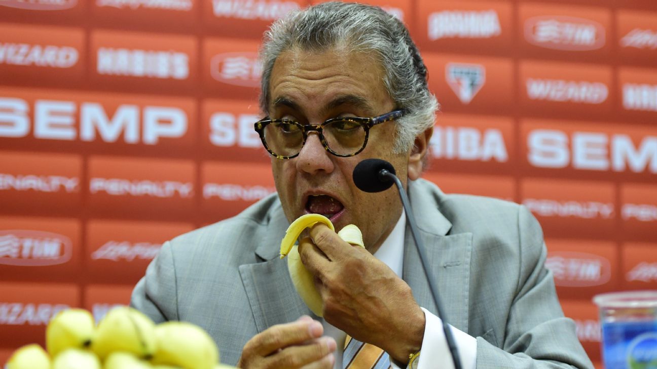 Carlos Miguel provoca o Palmeiras durante férias: Não tem Mundial