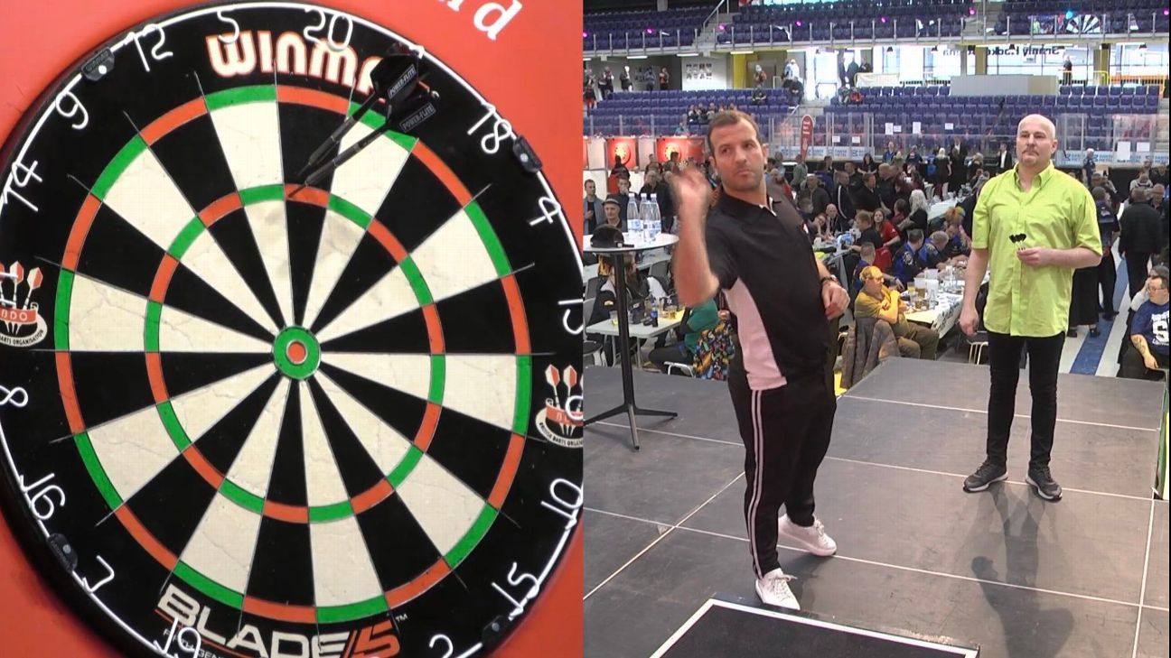 Rafael van der Vaart wins first-ever professional darts match at Open