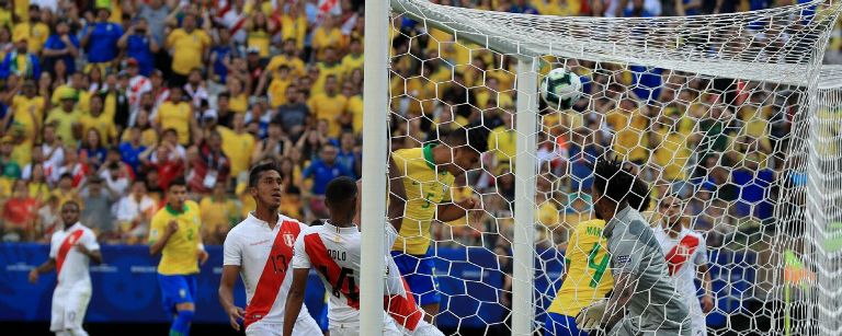 Brasil goleando ante Perú