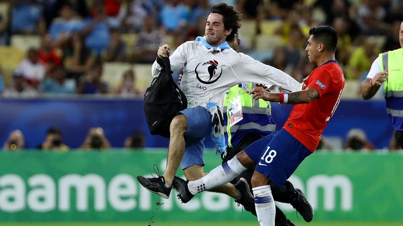 Com pênalti controverso, Brasil vence Uruguai por um a zero